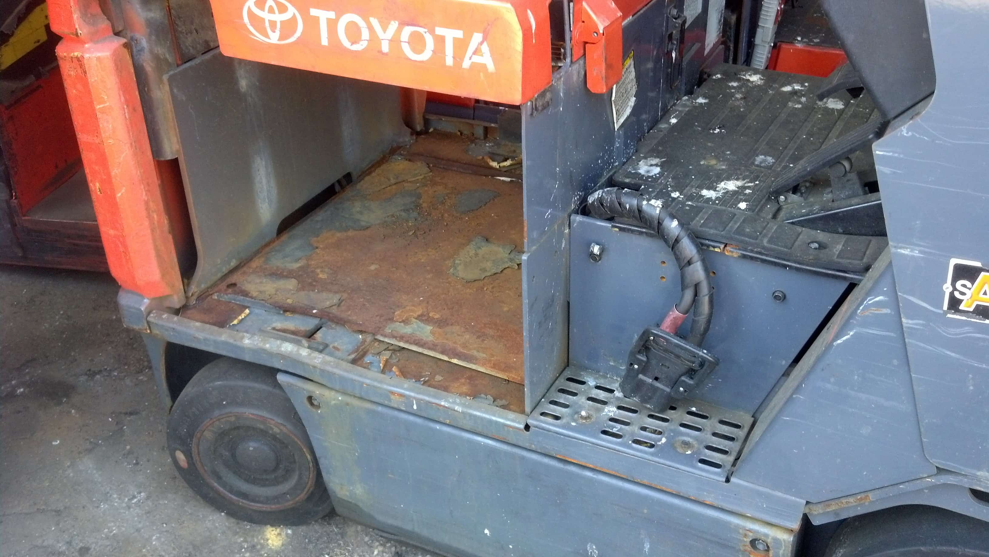 Battery Compartment - Acid Damage (1) | ProLift Toyota